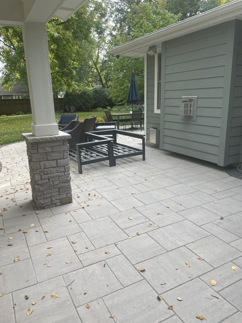 Pavers vs. Poured Concrete: Which Is Right for Your Minnesota Driveway?
